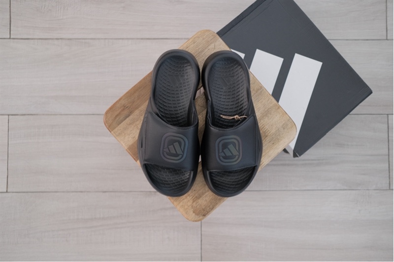 Dép Adidas chính hãng Lightblaze Overtime Black Carbon JQ6776 - 40.5