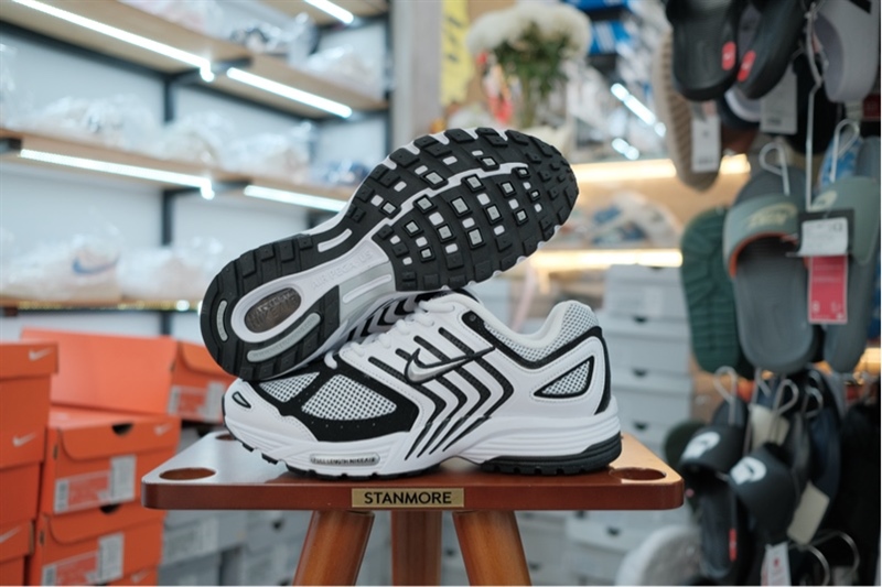 Giày Nike Air Pegasus 2005 White Black FJ1909-100