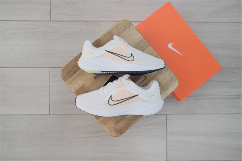 Giày thể thao Nike Quest 5 White Orange DD9291-103