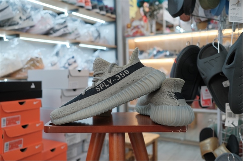 Giày Adidas Yeezy Boost 350 V2 Granite HQ2059