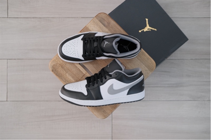 Giày Nike Air Jordan 1 Low Smoke Grey 553558-040 Giày Nike Air Jordan 1 Low Smoke Grey 553558-040