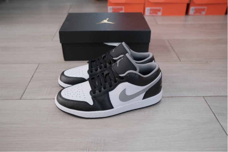 Giày Nike Air Jordan 1 Low Smoke Grey 553558-040 Giày Nike Air Jordan 1 Low Smoke Grey 553558-040