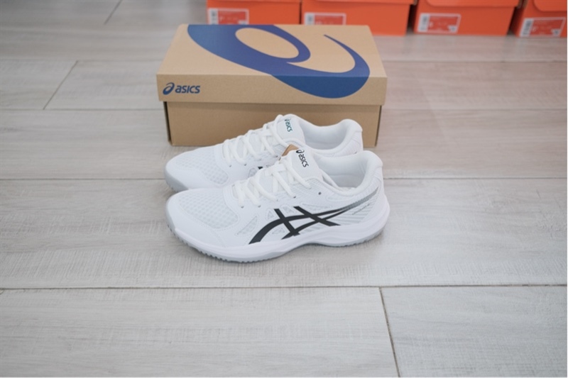 Giày Pickleball Tennis Asics Upcourt 6 White Black 1074A045-101 Giày Pickleball Tennis Asics Upcourt 6 White Black 1074A045-101