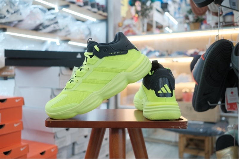 Giày thể thao Indoor Adidas Courtstabil Neon JP7271