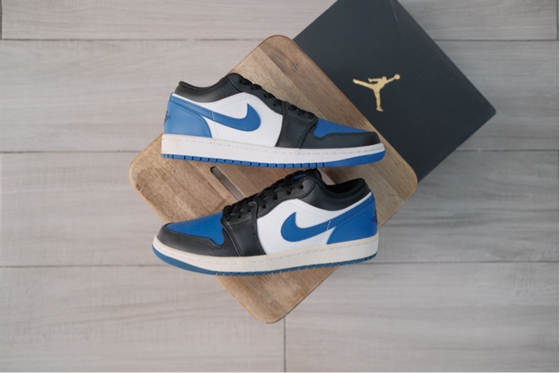Giày Nike Air Jordan 1 Low Royal Toe 553558-140