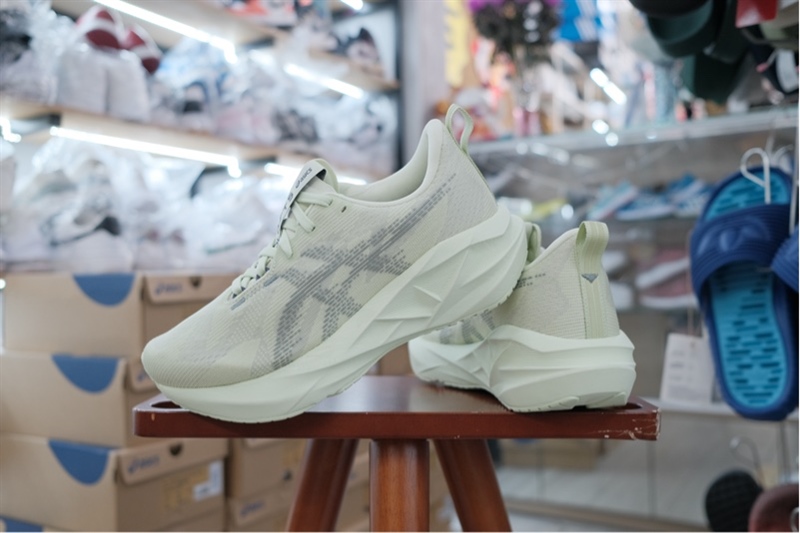 Giày Chạy bộ Asics Novablast 5 Whisper Green 1012B765-301