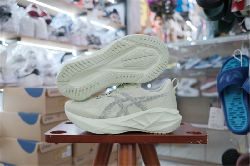 Giày Chạy bộ Asics Novablast 5 Whisper Green 1012B765-301