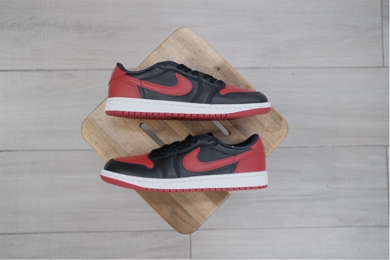 Giày Nike Air Jordan 1 Low OG Banned IW6276-001