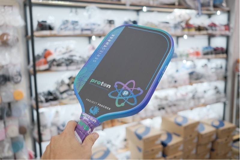 Vợt Pickleball Proton Project Peacock Elongated 15mm