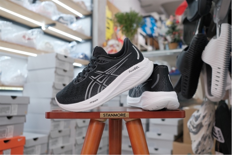 Giày chạy bộ Asics Gel Cumulus 26 Black 1012B600-002