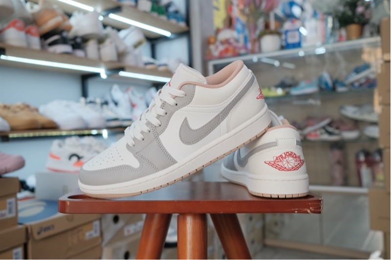 Giày Nike Air Jordan 1 Low Sail Grey Red 553558-169 Giày Nike Air Jordan 1 Low Sail Grey Red 553558-169