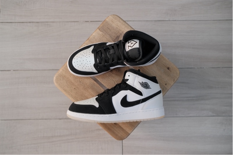 Giày Nike Air Jordan 1 Mid SE Diamond DN4321-100