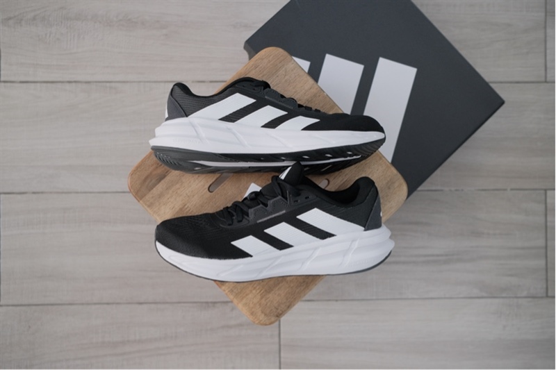 Giày Adidas chính hãng Questar 3 Black White ID6320