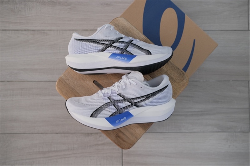 Giày chạy bộ Asics Magic Speed 5 White Black 1013A183-100