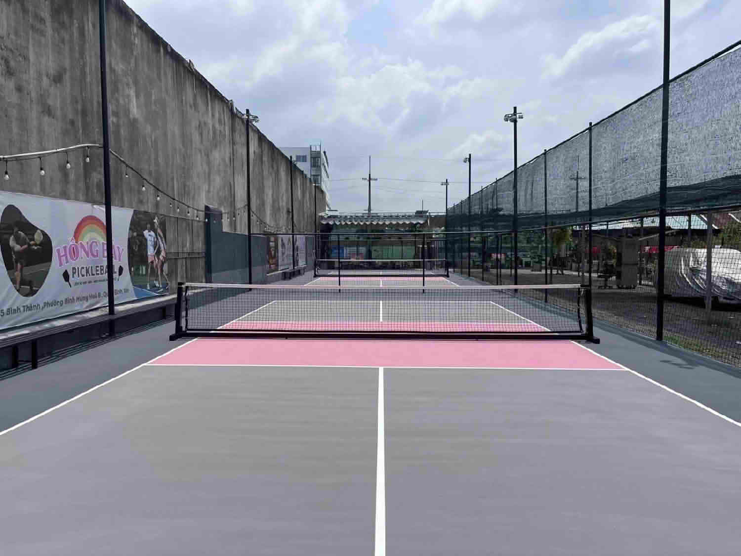 Top 12 Sân Pickleball Quận Bình Tân Đẹp & Giá Rẻ Nhất 2026 4 san pickleball hong bay 2 172921