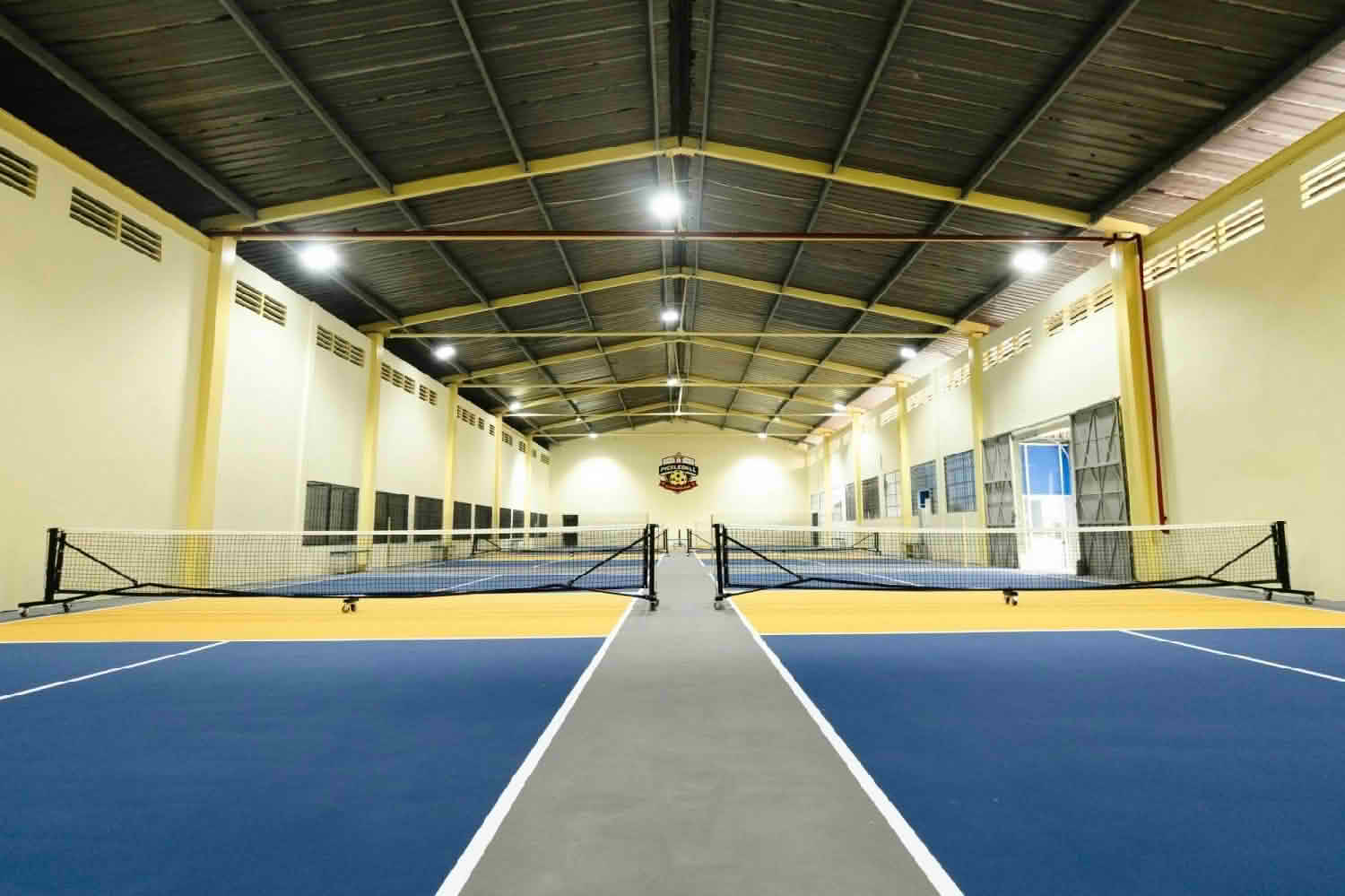 Top 10 Sân Pickleball Quận 7 Giá Rẻ, Đẹp Nhất (Cập Nhật 2026) 8 san pickleball huynh tan phat 1