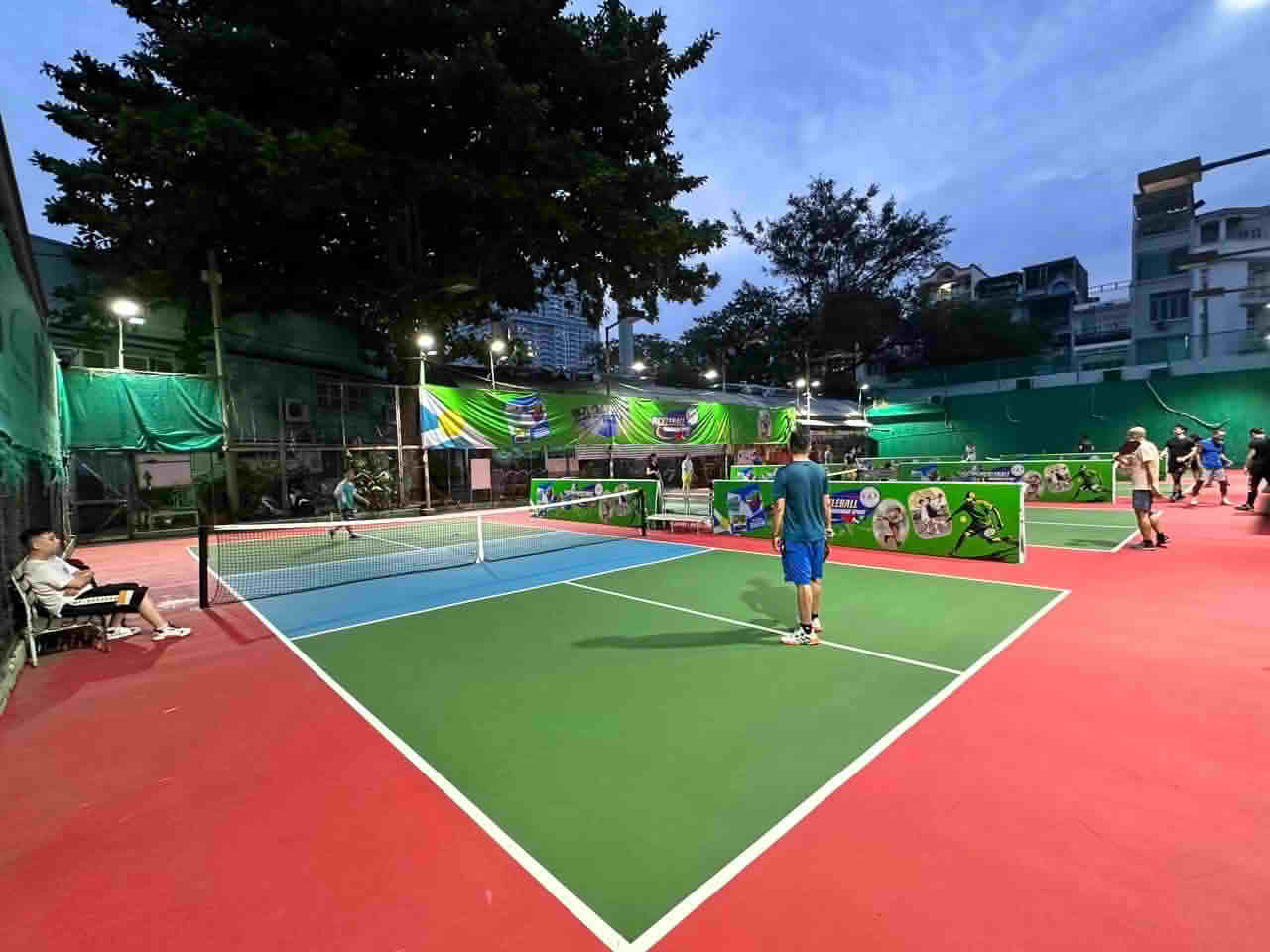 top 7 san pickleball quan 10 tot nhat 2026 bang gia dat lich 2