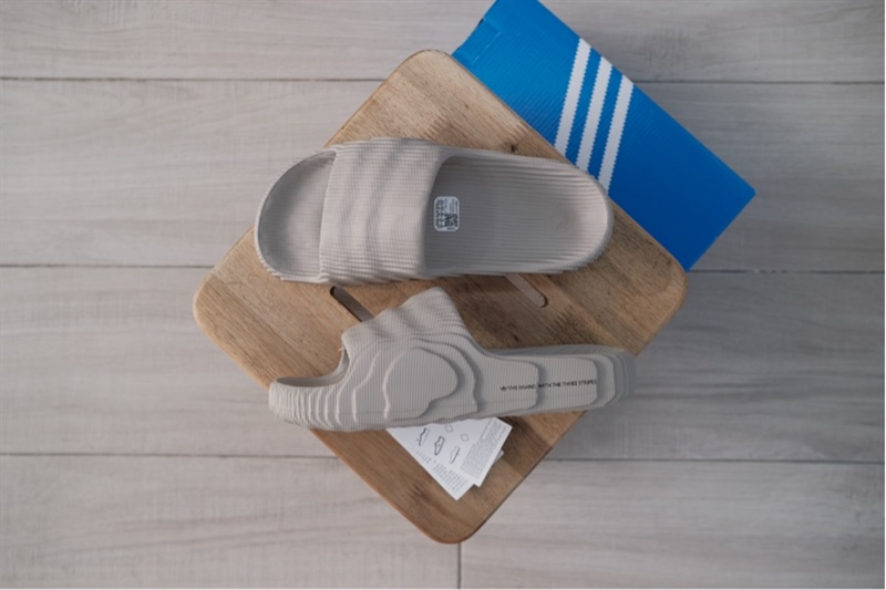 Dép Adidas chính hãng Adilette 22 Light Grey HQ4670