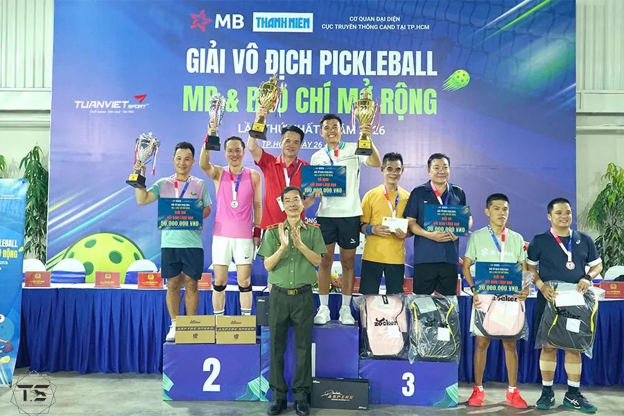 ly hoang nam vo dich giai pickleball mb va bao chi 2026 tai tp hcm 1