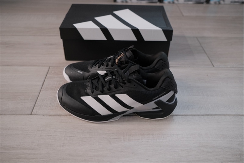 Giày Pickleball Tennis Adidas Ubersonic 5 Black IH2556 Giày Pickleball Tennis Adidas Ubersonic 5 Black IH2556