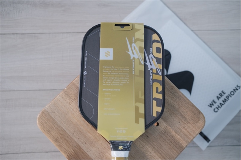 Vợt Pickleball Sypik Triton 5 Pro Chữ ký Vinh Hiển 16mm Vợt Pickleball Sypik Triton 5 Pro Chữ ký Vinh Hiển 16mm