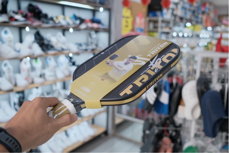 Vợt Pickleball Sypik Triton 5 Pro Chữ ký Vinh Hiển 16mm Vợt Pickleball Sypik Triton 5 Pro Chữ ký Vinh Hiển 16mm